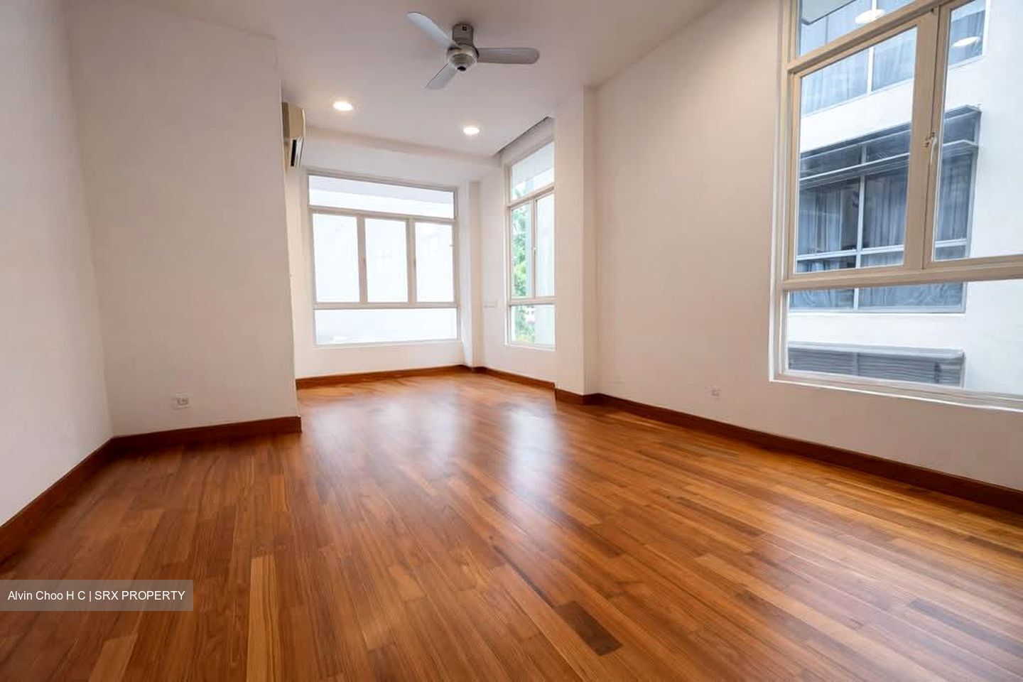 People's Garden (D19), Terrace #633408221